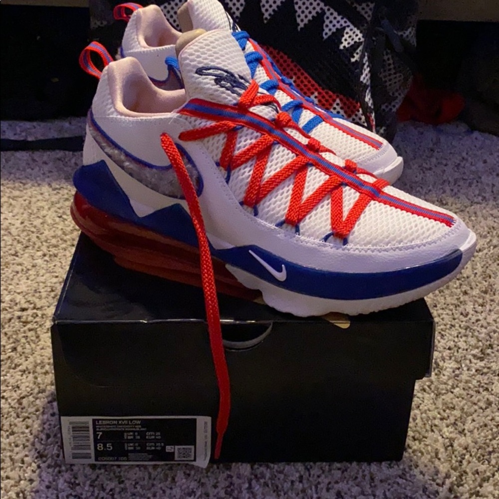 Men’s size 7 Lebron XVII Low Tune Squad